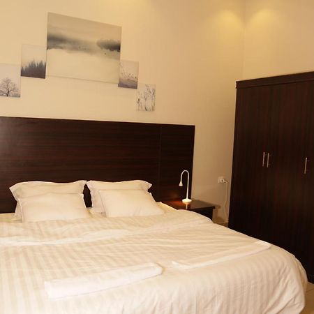 ריאד Spacious Apartments At Basla St 3 Mins From King Fahd Stadium מראה חיצוני תמונה