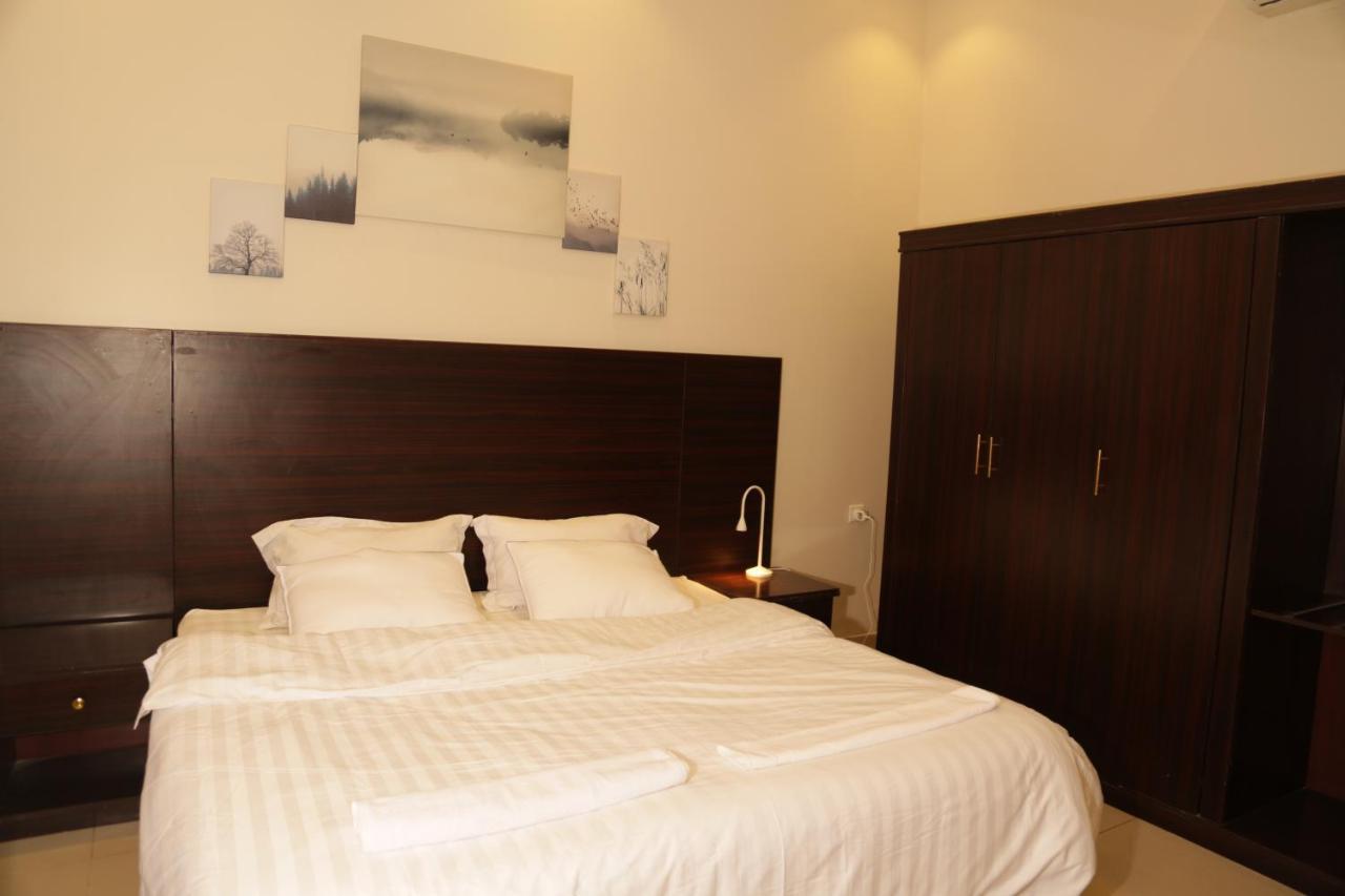 ריאד Spacious Apartments At Basla St 3 Mins From King Fahd Stadium מראה חיצוני תמונה